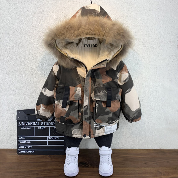 Gyermek terepszínű kabát kapucnival