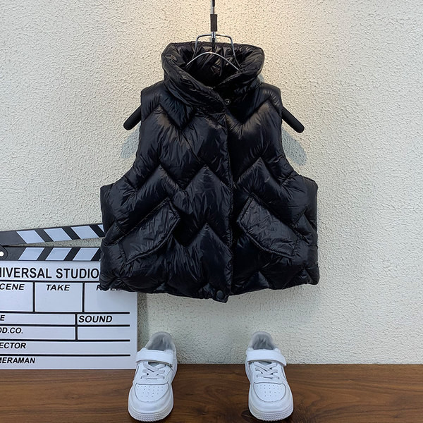 Steppelt gyerekmellény fiúknak magas gallérral