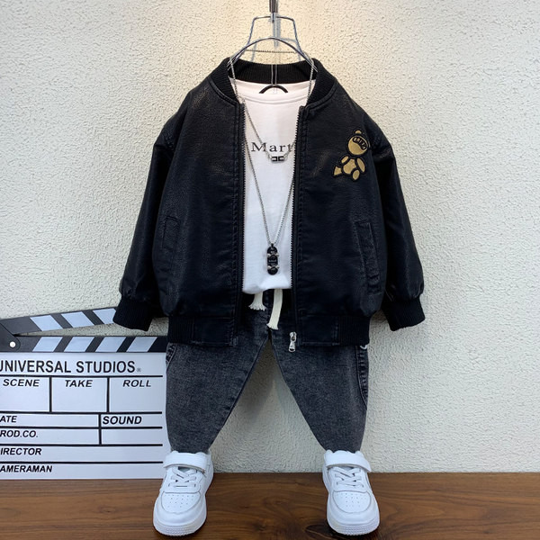 Παιδικό δερμάτινο μπουφάν με πολύχρωμο απλικέ στην πλάτη