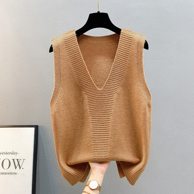 Kötött mellény vékony kötésből, spitz nyakkivágással