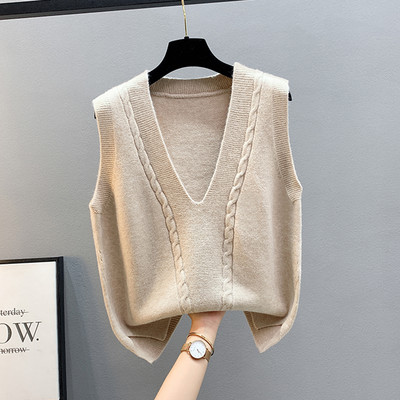 Naiste vabaaja vest spits-kaelusega - sobib talveks