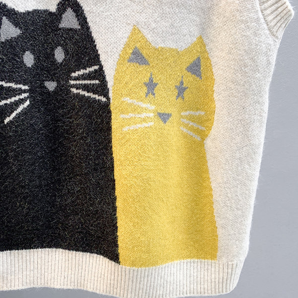 Vabaaja vest trükise ja spitsikaelusega