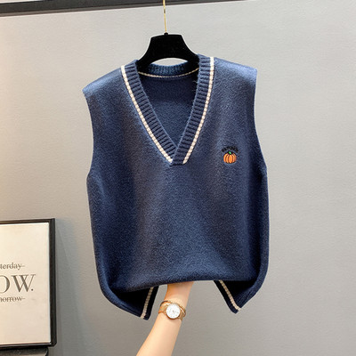 Γιλέκο φθινοπώρου-χειμώνα από λεπτό πλέξιμο με λαιμόκοψη