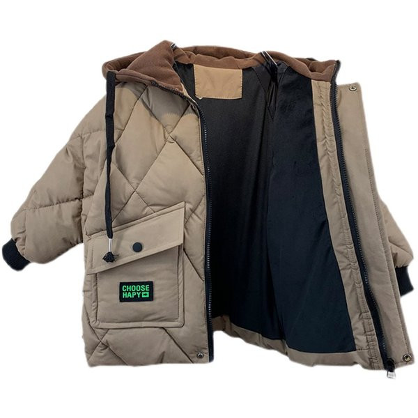 Meleg téli kabát steppelt hatással és kapucnival