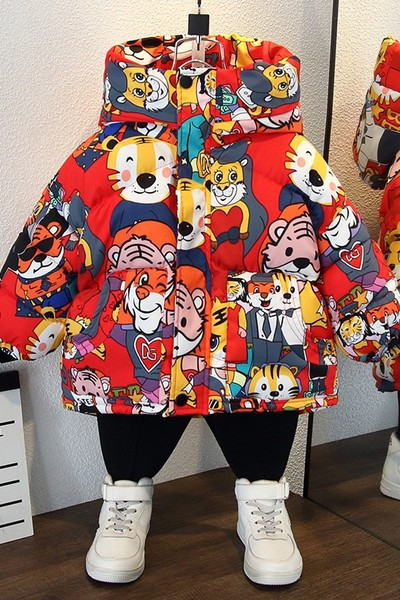 Színes gyerekkabát magas gallérral