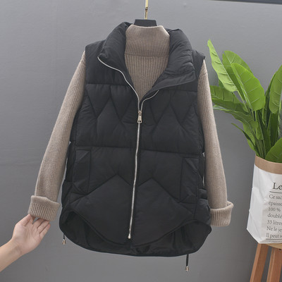 Aszimmetrikus női mellény steppelt hatással