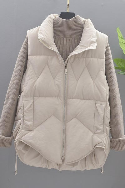 Aszimmetrikus női mellény steppelt hatással