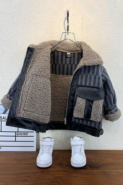 Új modell gyerekkabát meleg béléssel és zsebekkel