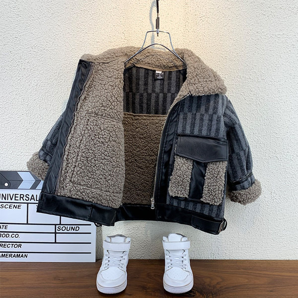 Új modell gyerekkabát meleg béléssel és zsebekkel