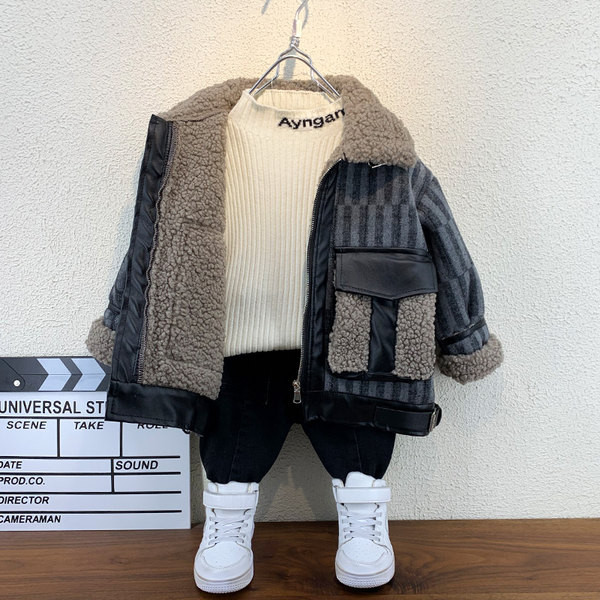 Új modell gyerekkabát meleg béléssel és zsebekkel