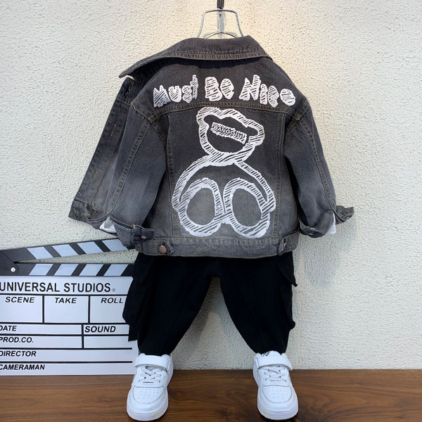 Gyermek farmerdzseki hátul rátéttel