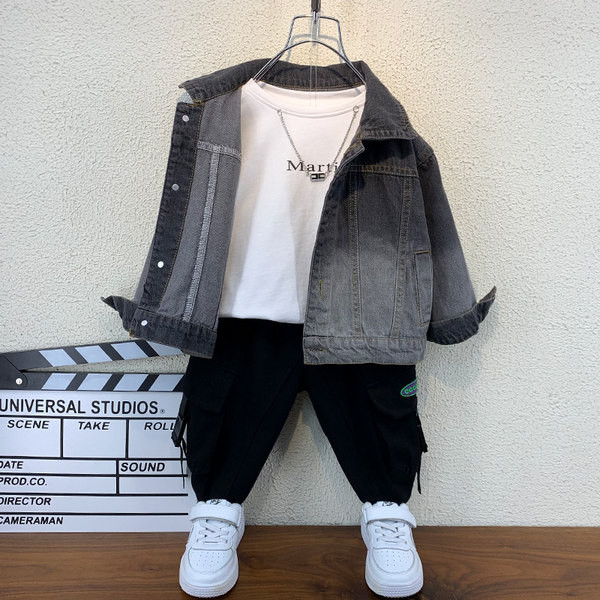 Gyermek farmerdzseki hátul rátéttel