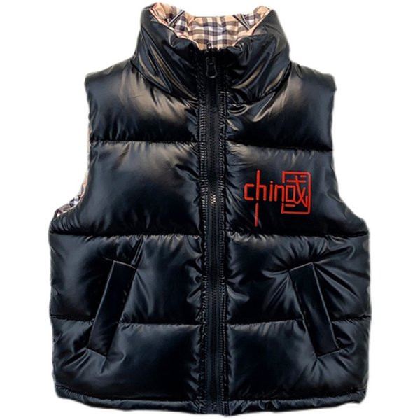 Laste vabaajavest kõrge krae ja lukuga musta värvi