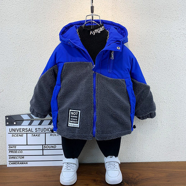 Meleg téli kabát polár és kapucni részekkel