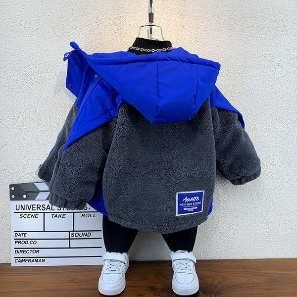 Meleg téli kabát polár és kapucni részekkel