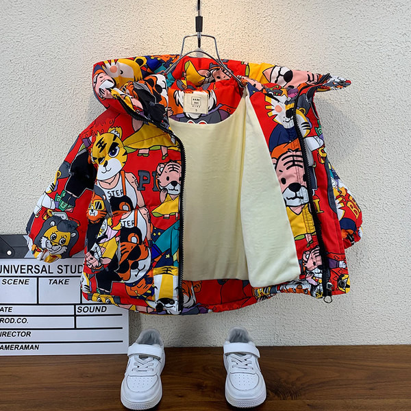 Új modell gyerekkabát színes rátéttel és kapucnival fiúknak