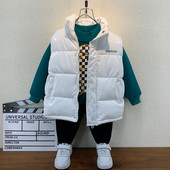 Gyermek sport téli mellény magas gallérral és felirattal