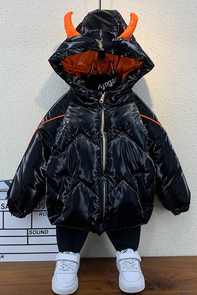 Gyermek téli kabát fényes hatással és 3D elemmel