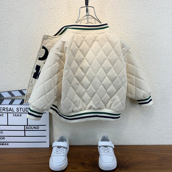 Gyermek őszi-téli kabát fiúknak steppelt hatással