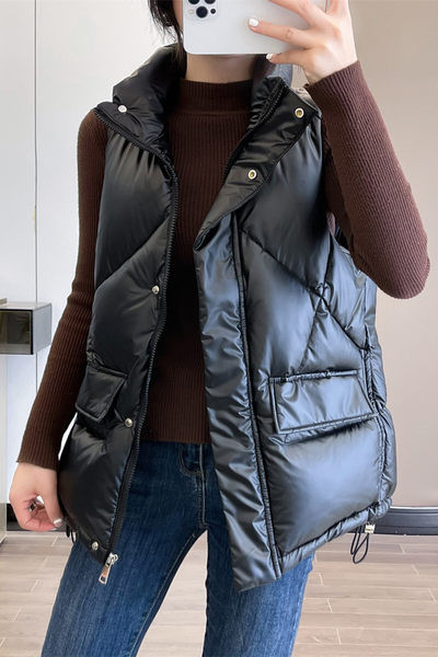 Meleg női mellény nagy zsebekkel és nyakkendőkkel