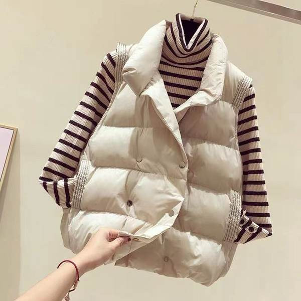 Μοντέρνο γυναικείο γιλέκο με κουμπιά