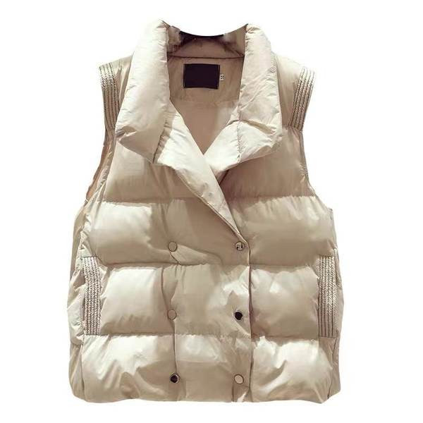 Μοντέρνο γυναικείο γιλέκο με κουμπιά