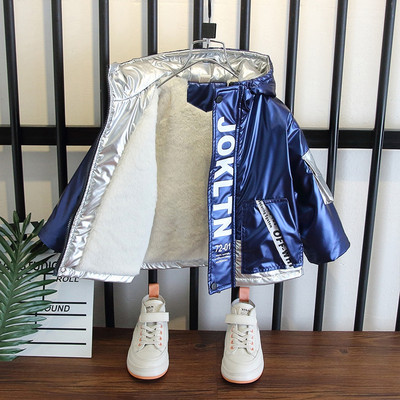 Särava efekti ja kirjadega talvine soojendus poistele