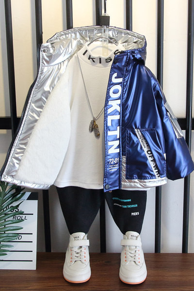 Särava efekti ja kirjadega talvine soojendus poistele