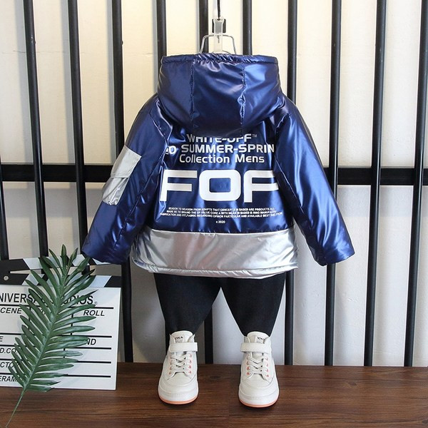 Särava efekti ja kirjadega talvine soojendus poistele