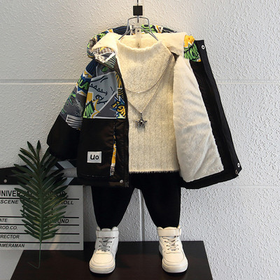 Värvilise aplikatsiooni ja sooja voodriga laste jope