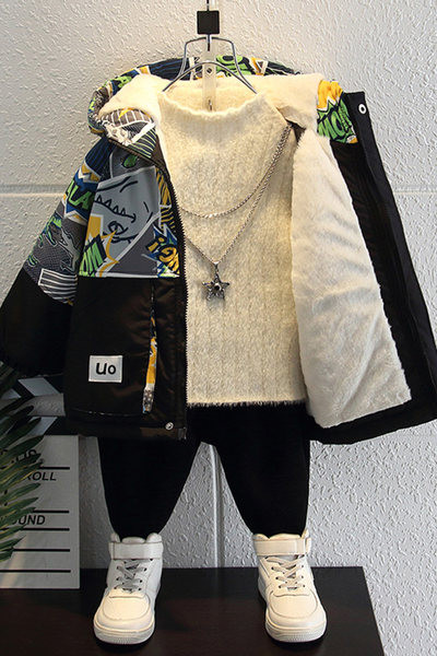 Värvilise aplikatsiooni ja sooja voodriga laste jope