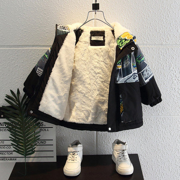 Värvilise aplikatsiooni ja sooja voodriga laste jope