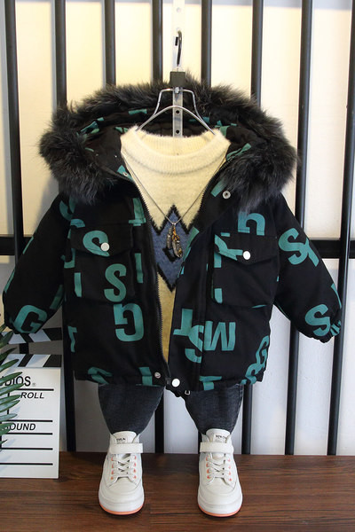 Moodne laste jope suletikuga kapuutsiga