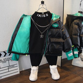 Gyermek meleg kabát fiúknak kapucnival és zsebekkel