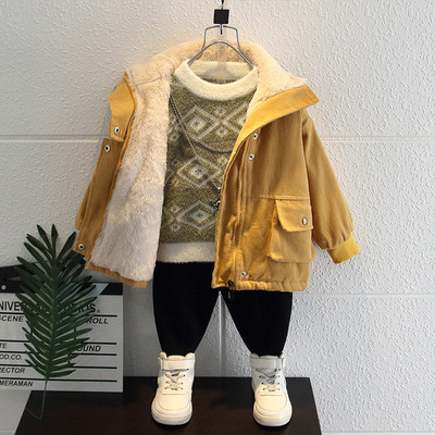 Gyermekparka új modellje zsebekkel és pehely béléssel