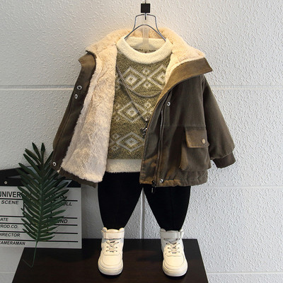 Gyermekparka új modellje zsebekkel és pehely béléssel