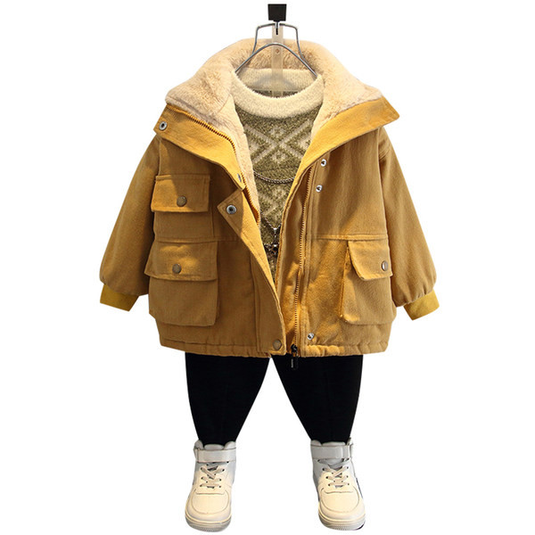 Gyermekparka új modellje zsebekkel és pehely béléssel