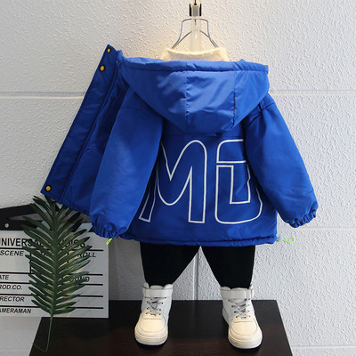 Feliratos gyerekkabát fiúknak kapucnival