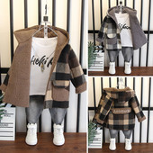 Gyermek kockás kabát meleg béléssel és kapucnival