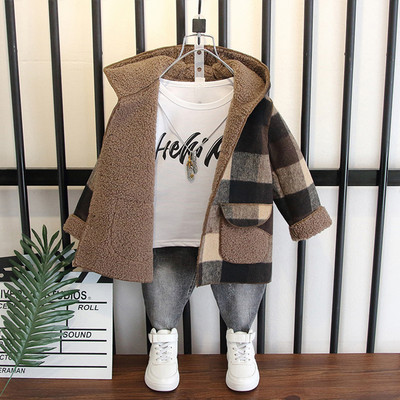 Gyermek kockás kabát meleg béléssel és kapucnival