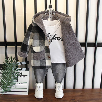 Gyermek kockás kabát meleg béléssel és kapucnival