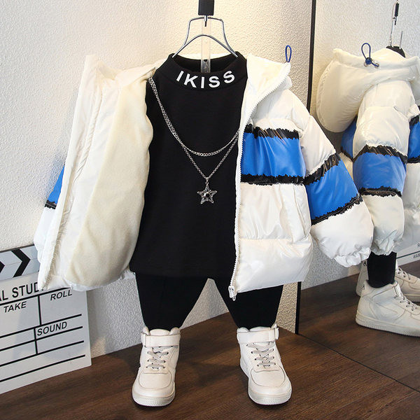 Tõmbluku ja kapuutsiga talvine lastejope valge ja halli värviga