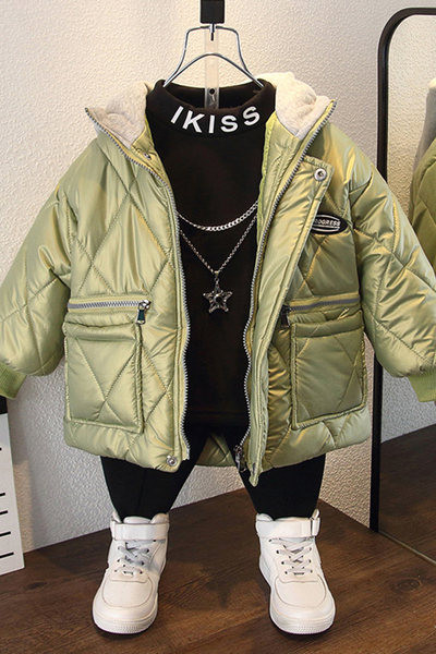 Gyermek téli kabát zöld és fekete színben