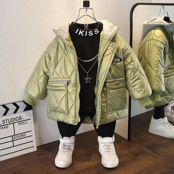 Gyermek téli kabát zöld és fekete színben