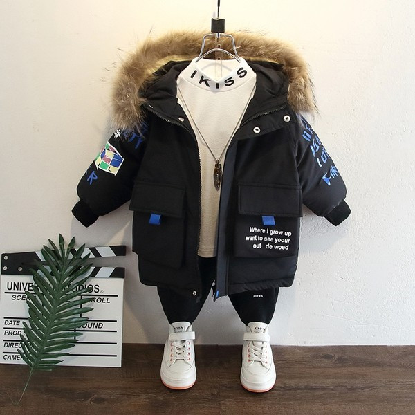 Kék és fekete téli gyerekkabát kapucnival