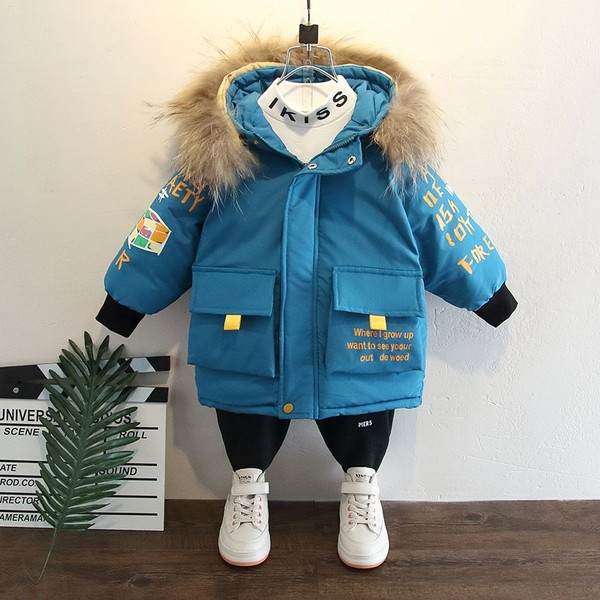 Kék és fekete téli gyerekkabát kapucnival