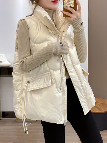 Női mellény magas gallérral és nyakkendővel - három színben