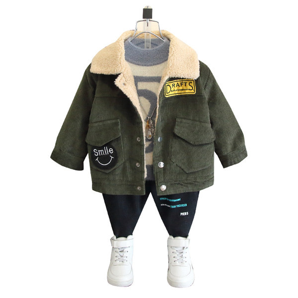 Kirja ja sooja voodriga lastejope poistele