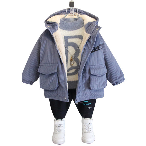 Korszerű gyermekkabát puha béléssel és felirattal