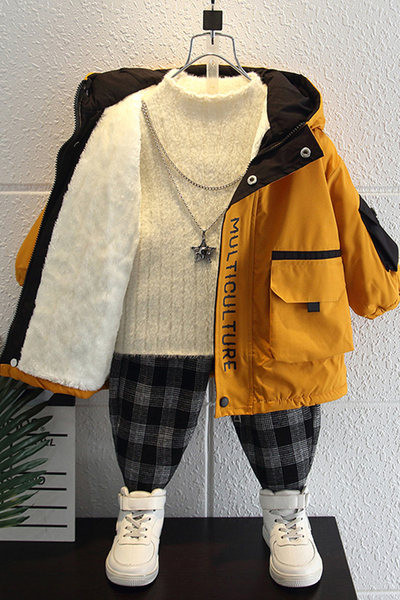 Téli gyerekdzseki meleg béléssel és zsebekkel